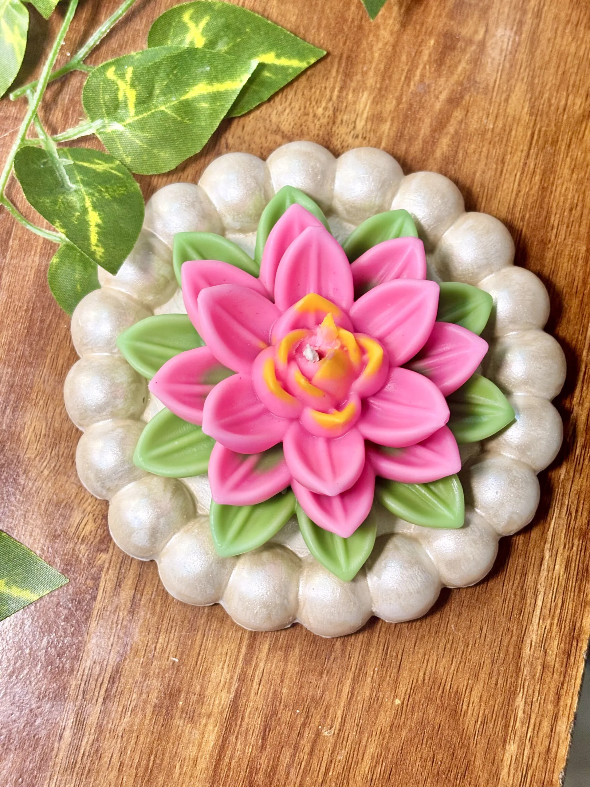 Lotus flower candle - Image 2