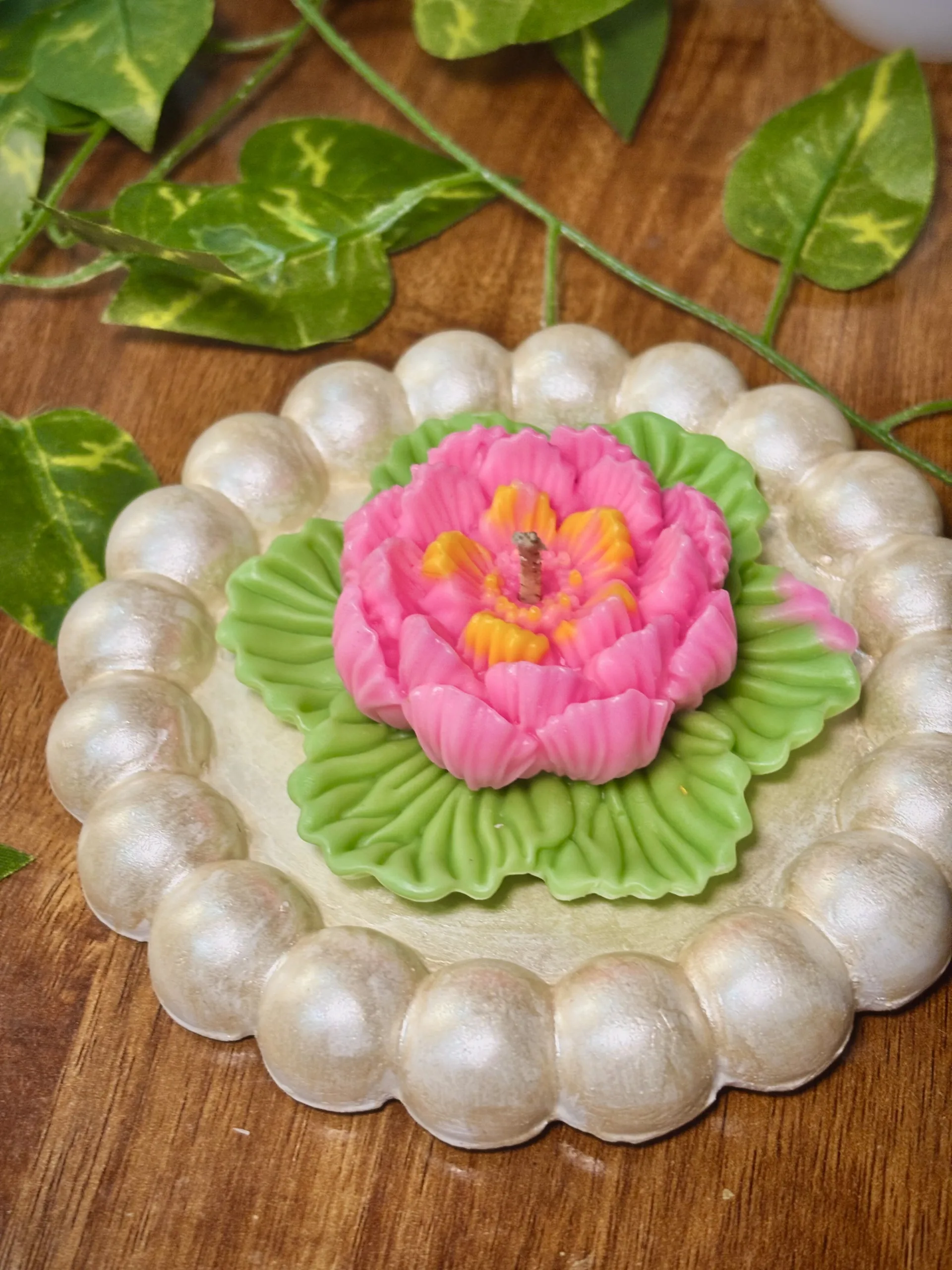 Lotus Flower Candle - Image 2