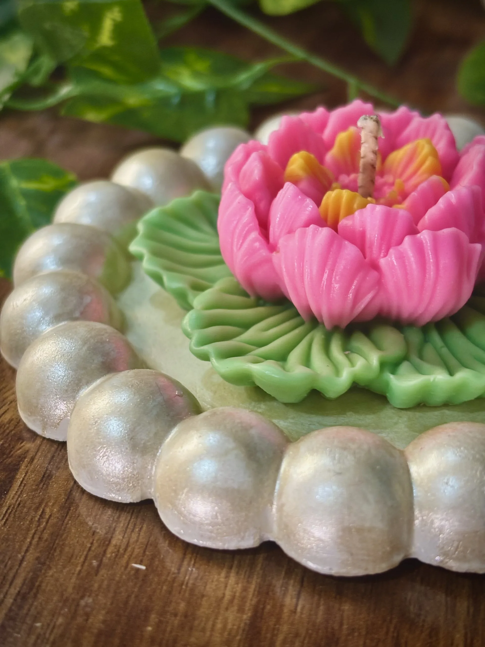 Lotus Flower Candle - Image 3