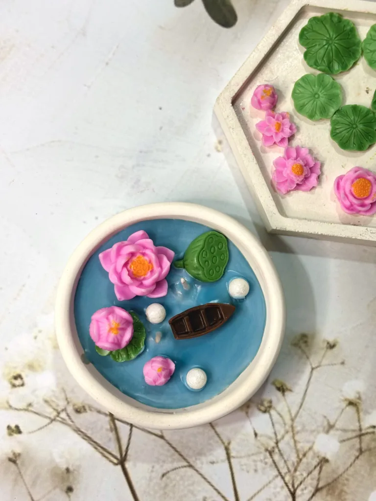 Lotus pond bowl candle