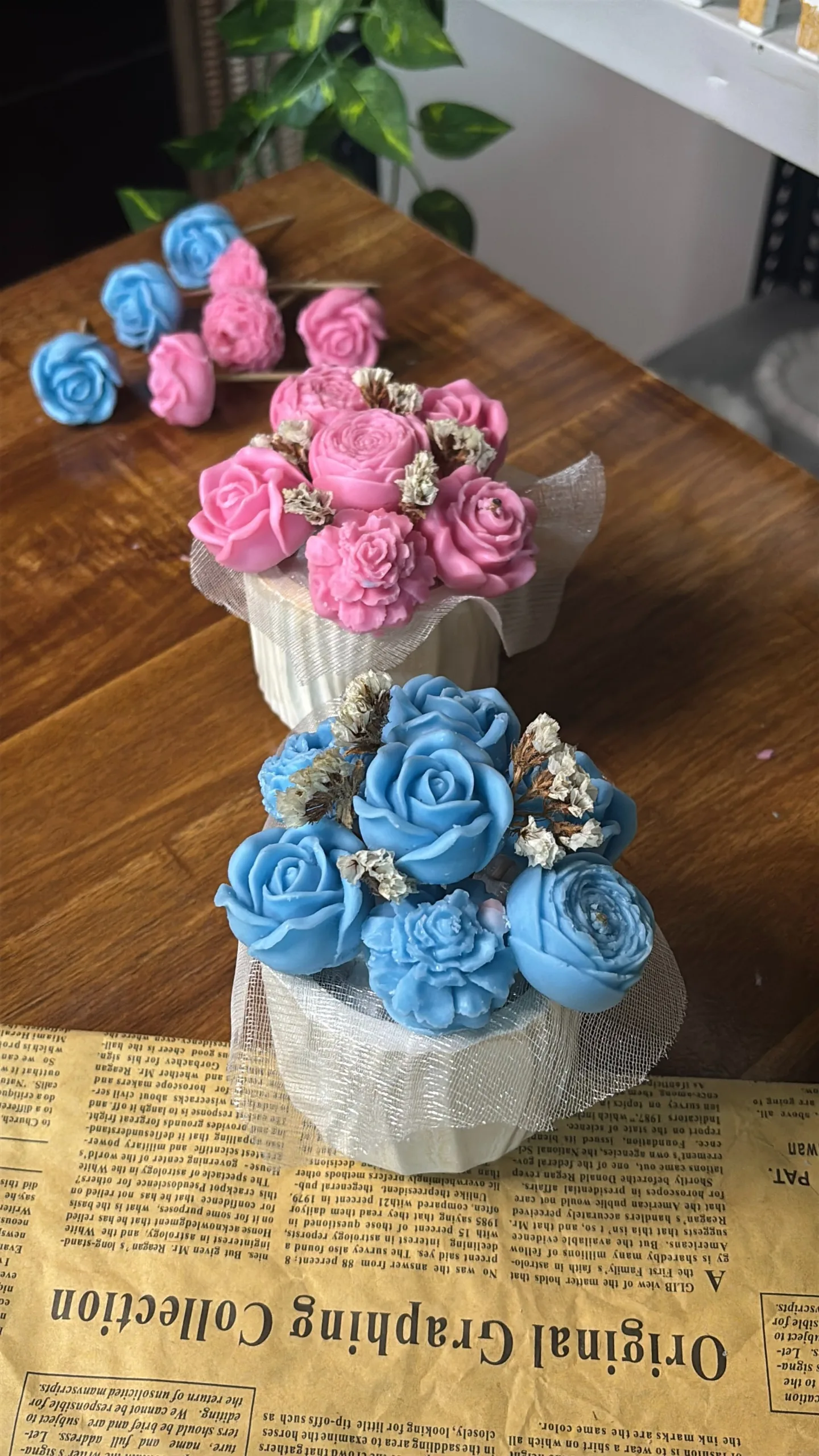 Rose Bouquet Jar - Image 2